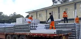 旭東圍擋廠家：惠州PVC圍擋大量現(xiàn)貨供應